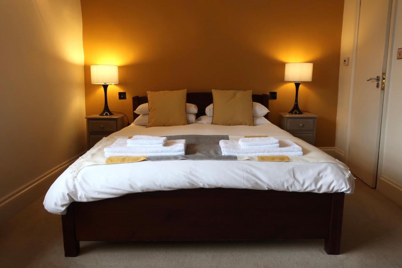 The Lamb Inn Crediton Extérieur photo