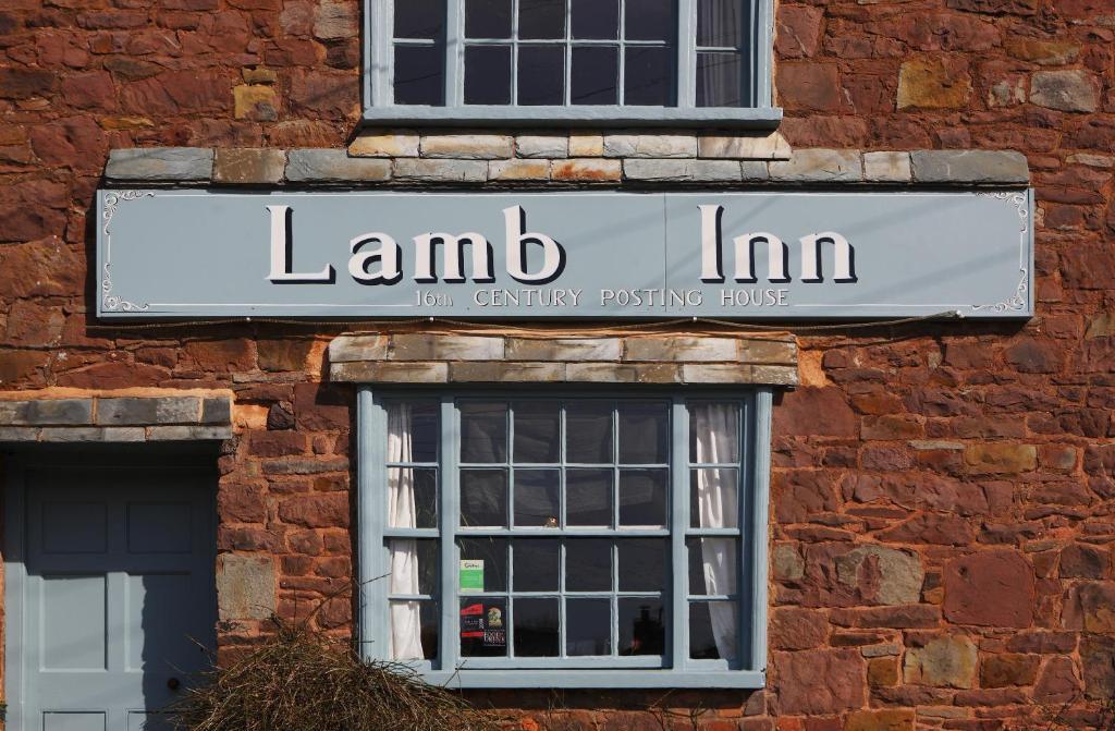 The Lamb Inn Crediton Extérieur photo