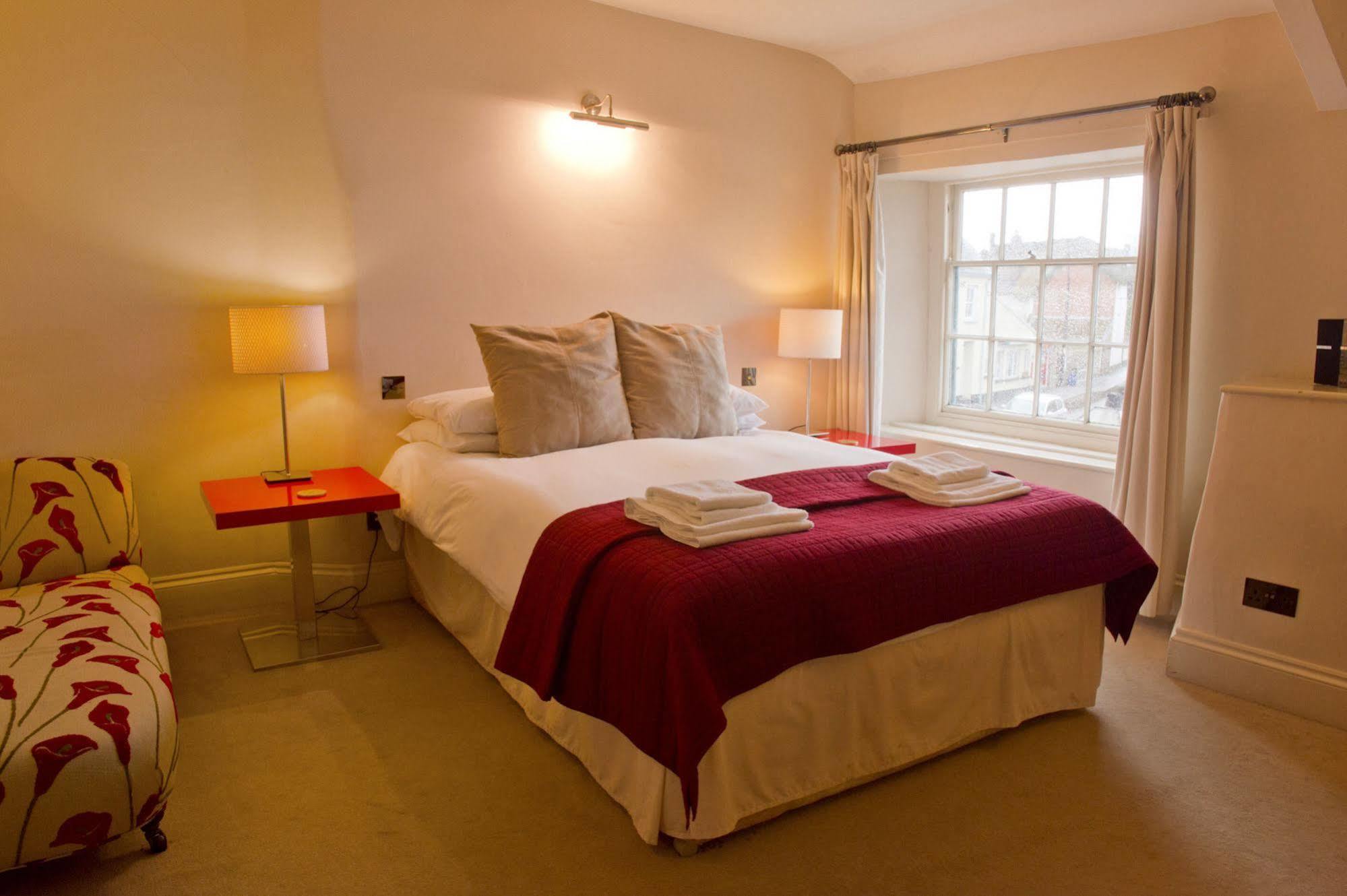 The Lamb Inn Crediton Extérieur photo
