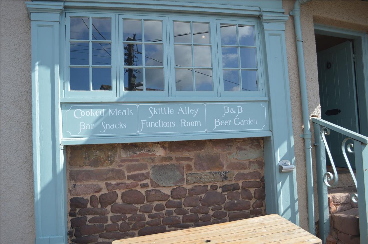The Lamb Inn Crediton Extérieur photo
