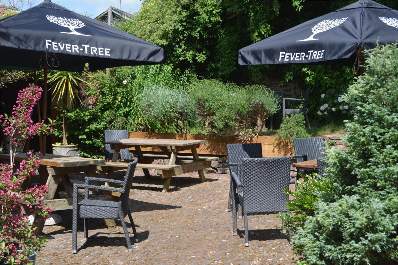 The Lamb Inn Crediton Extérieur photo