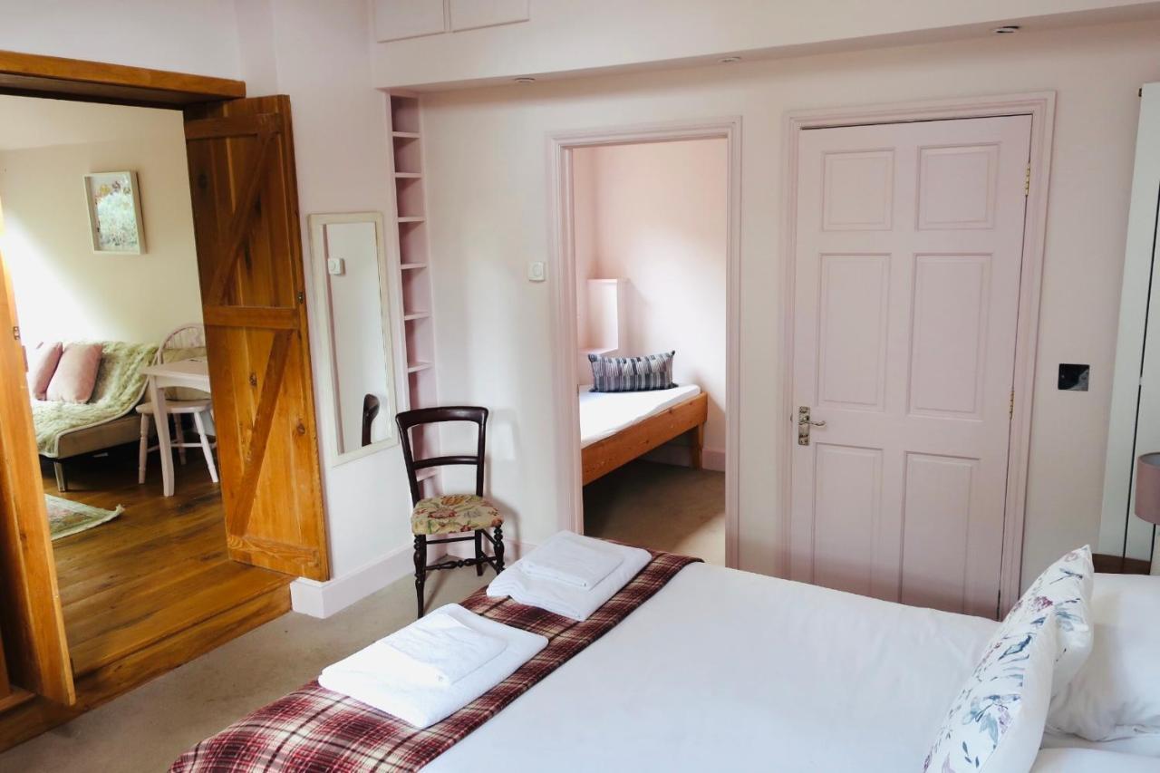 The Lamb Inn Crediton Extérieur photo