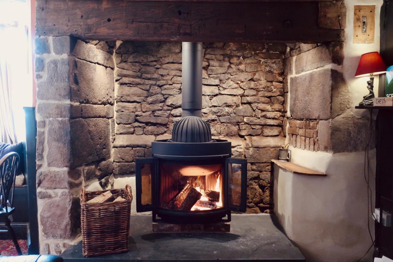 The Lamb Inn Crediton Extérieur photo